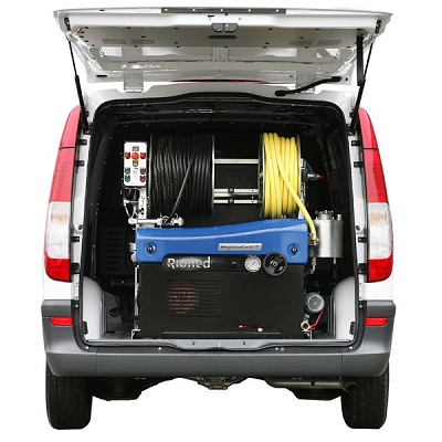 Vybavenie na vysokotlakové čistenie kanalizácií